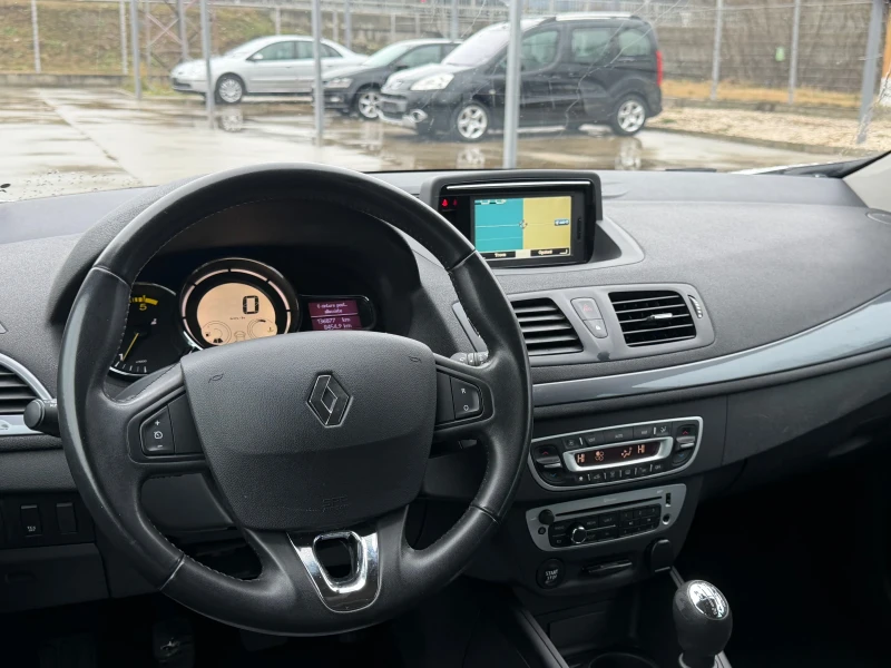 Renault Megane Facelift / Navi/ 130.000 km /, снимка 12 - Автомобили и джипове - 53055627