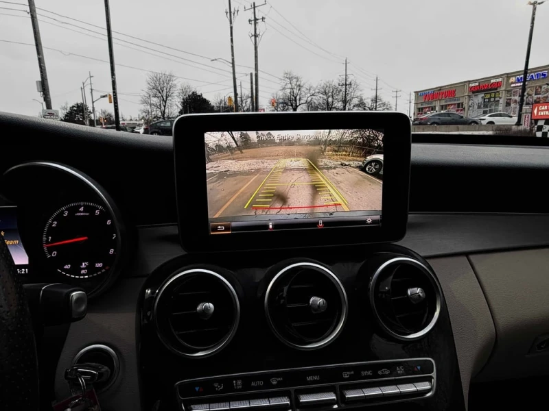 Mercedes-Benz C 300 * 4dr Sdn 4MATIC * CARFAX * ЦЕНА ДО БГ, снимка 16 - Автомобили и джипове - 53126023