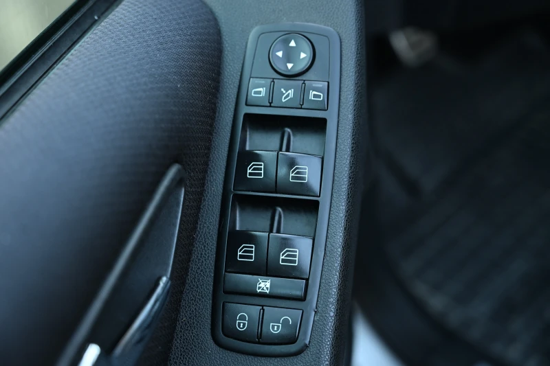 Mercedes-Benz B 180, снимка 17 - Автомобили и джипове - 53401802