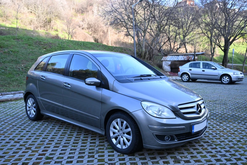 Mercedes-Benz B 180, снимка 2 - Автомобили и джипове - 53401802