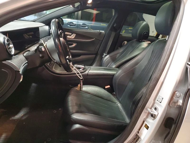 Mercedes-Benz E 350 4MATIC AMG PKG, снимка 7 - Автомобили и джипове - 54710308