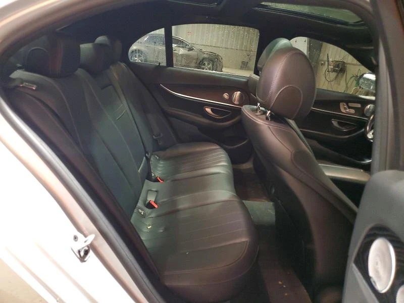 Mercedes-Benz E 350 4MATIC AMG PKG, снимка 10 - Автомобили и джипове - 54710308