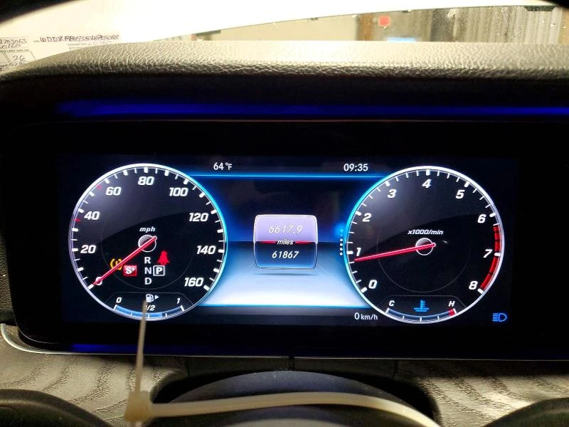 Mercedes-Benz E 350 4MATIC AMG PKG, снимка 9 - Автомобили и джипове - 54710308