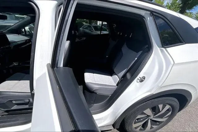 VW ID.4 Pro, снимка 13 - Автомобили и джипове - 54879126