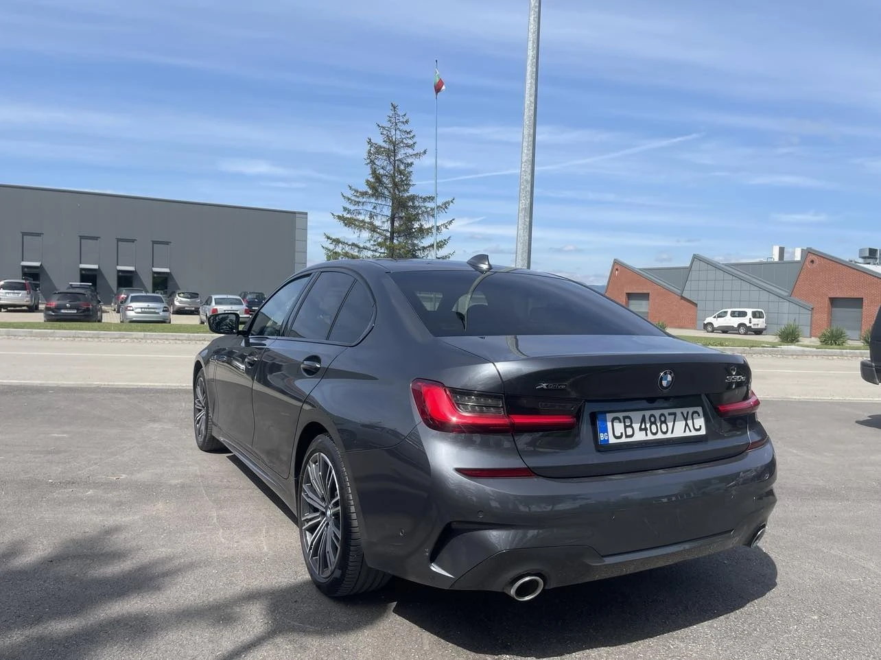 BMW 330 e M SPORT / X Drive SWISS - изображение 3