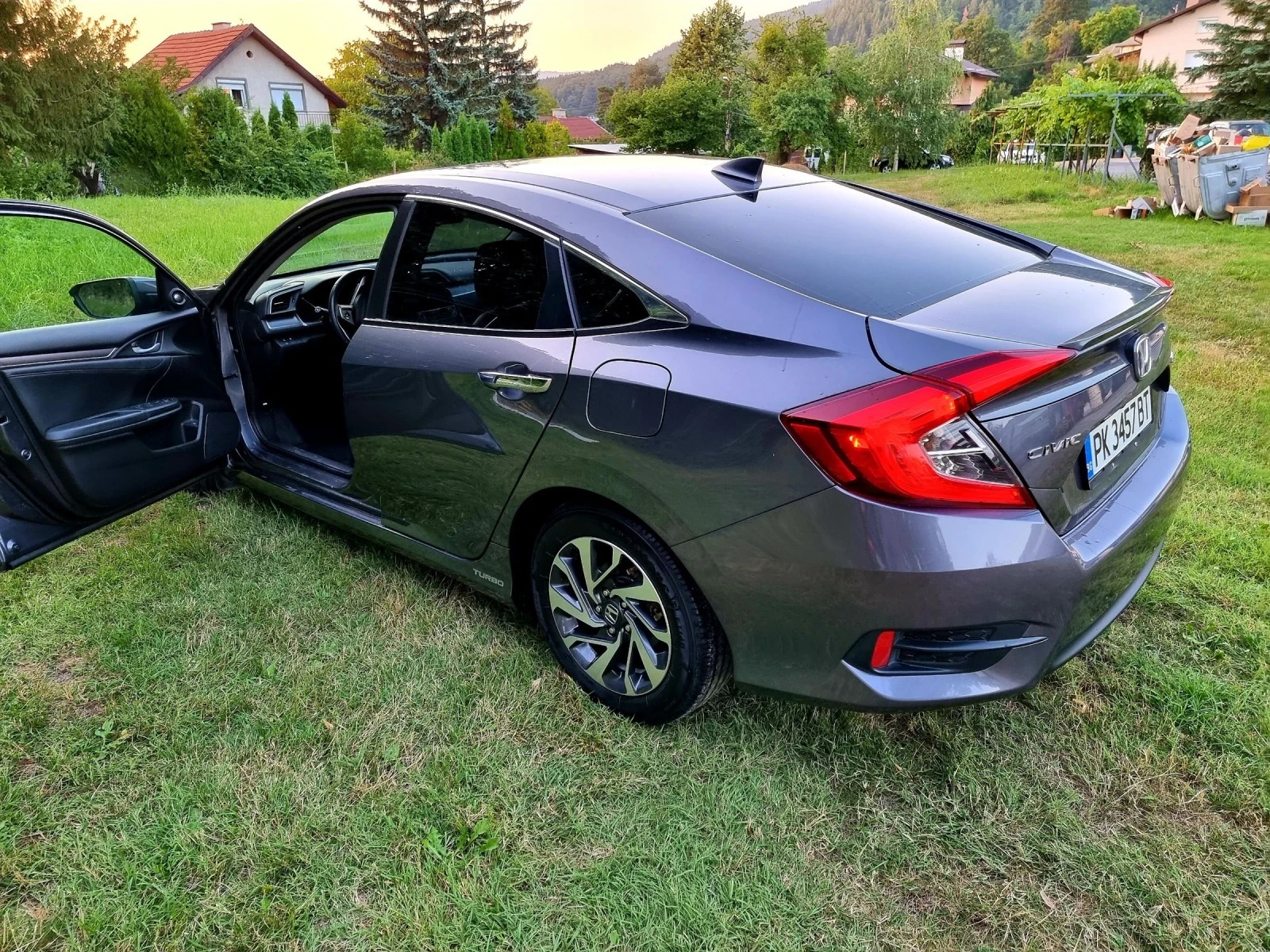 Honda Civic Touring - изображение 2