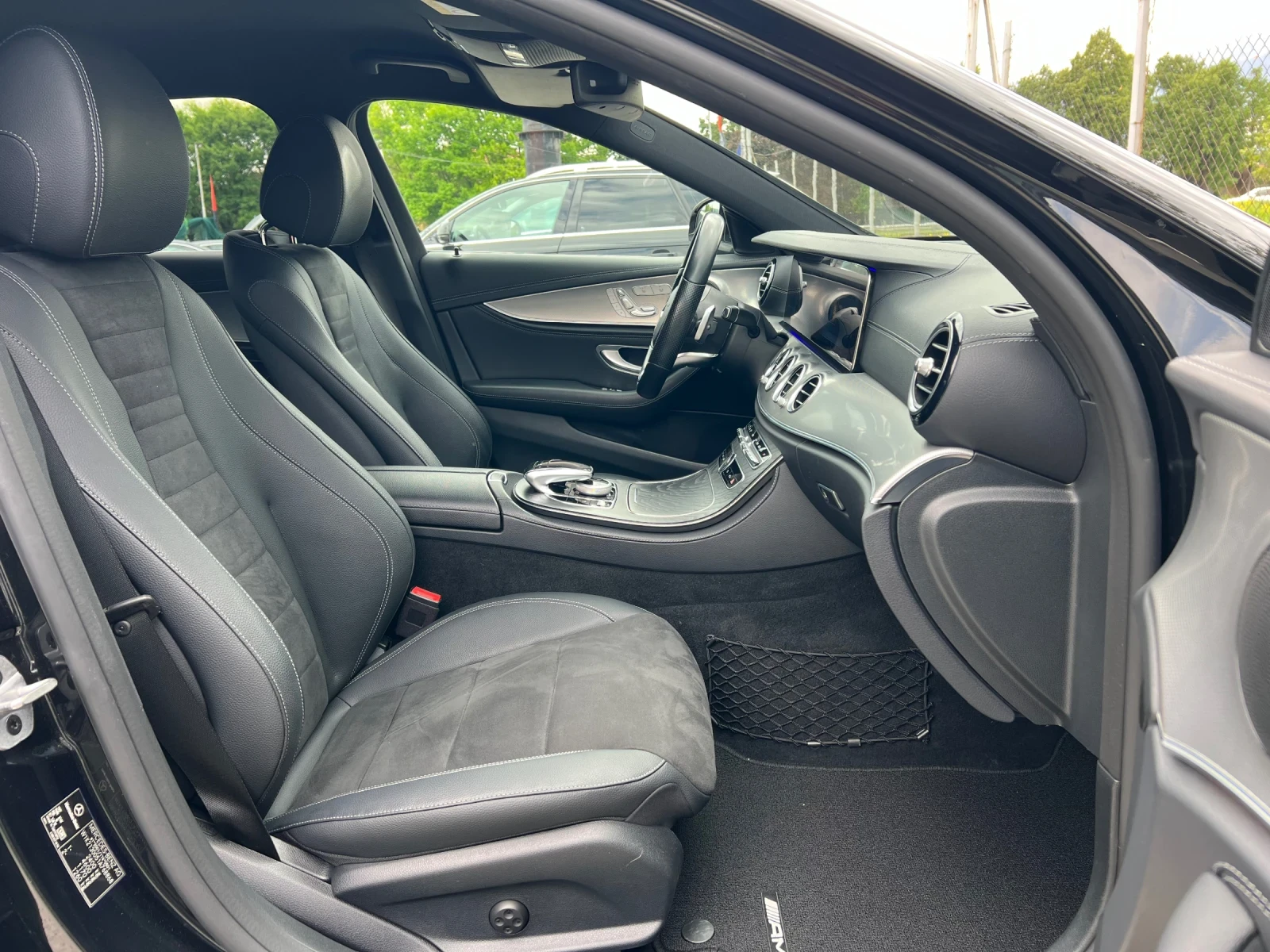 Mercedes-Benz E 220 CDI 4Matic AMG Line  - изображение 9