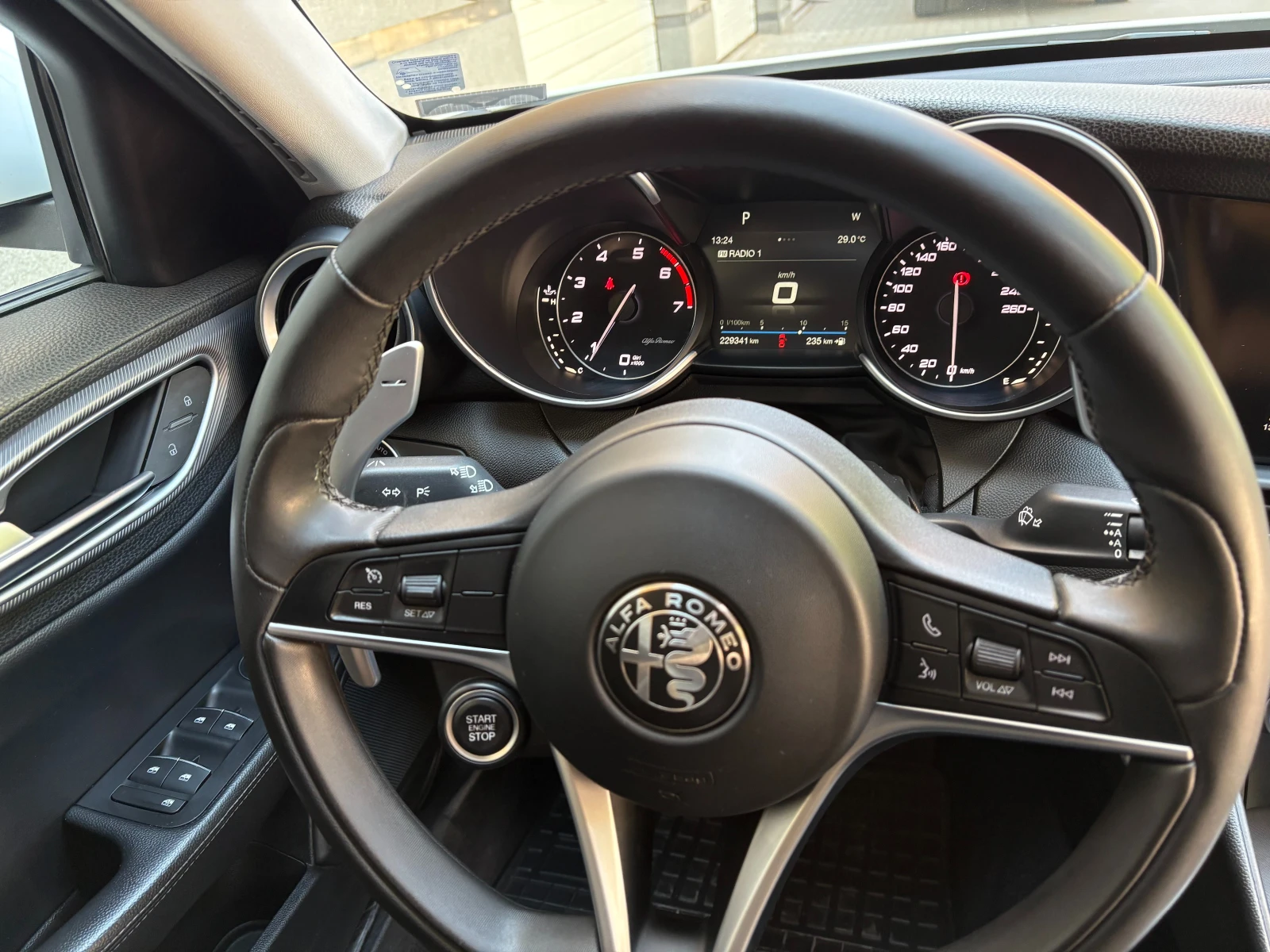 Alfa Romeo Giulia  - изображение 5