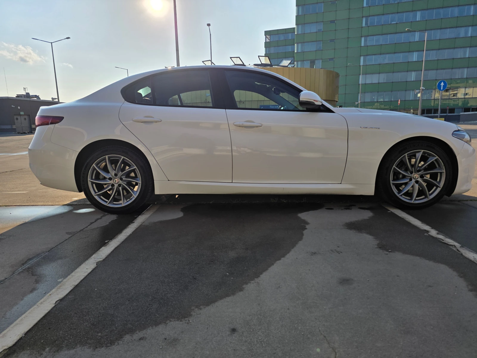 Alfa Romeo Giulia Veloce Q4 2.2 JTD - изображение 4