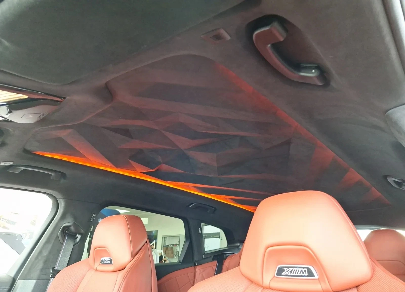 BMW XM 4.4 xDrive - изображение 8