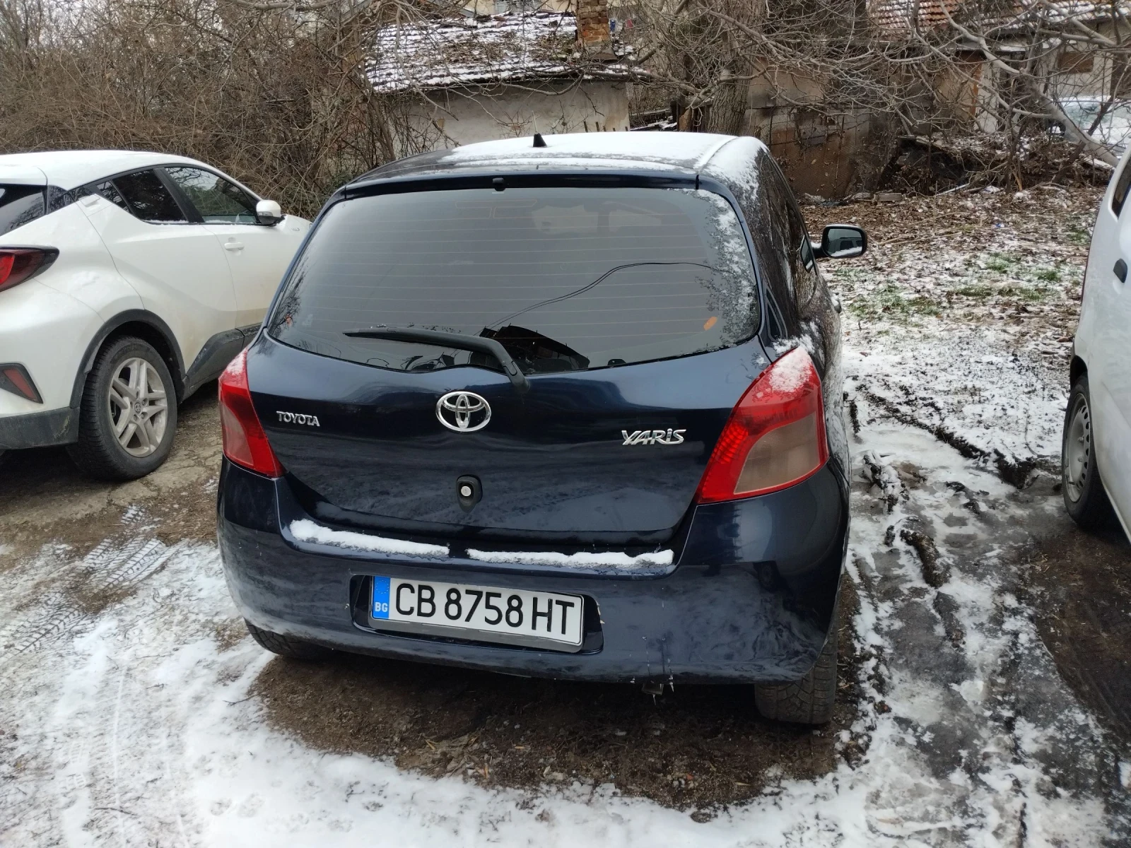Toyota Yaris 1, 3i - изображение 9