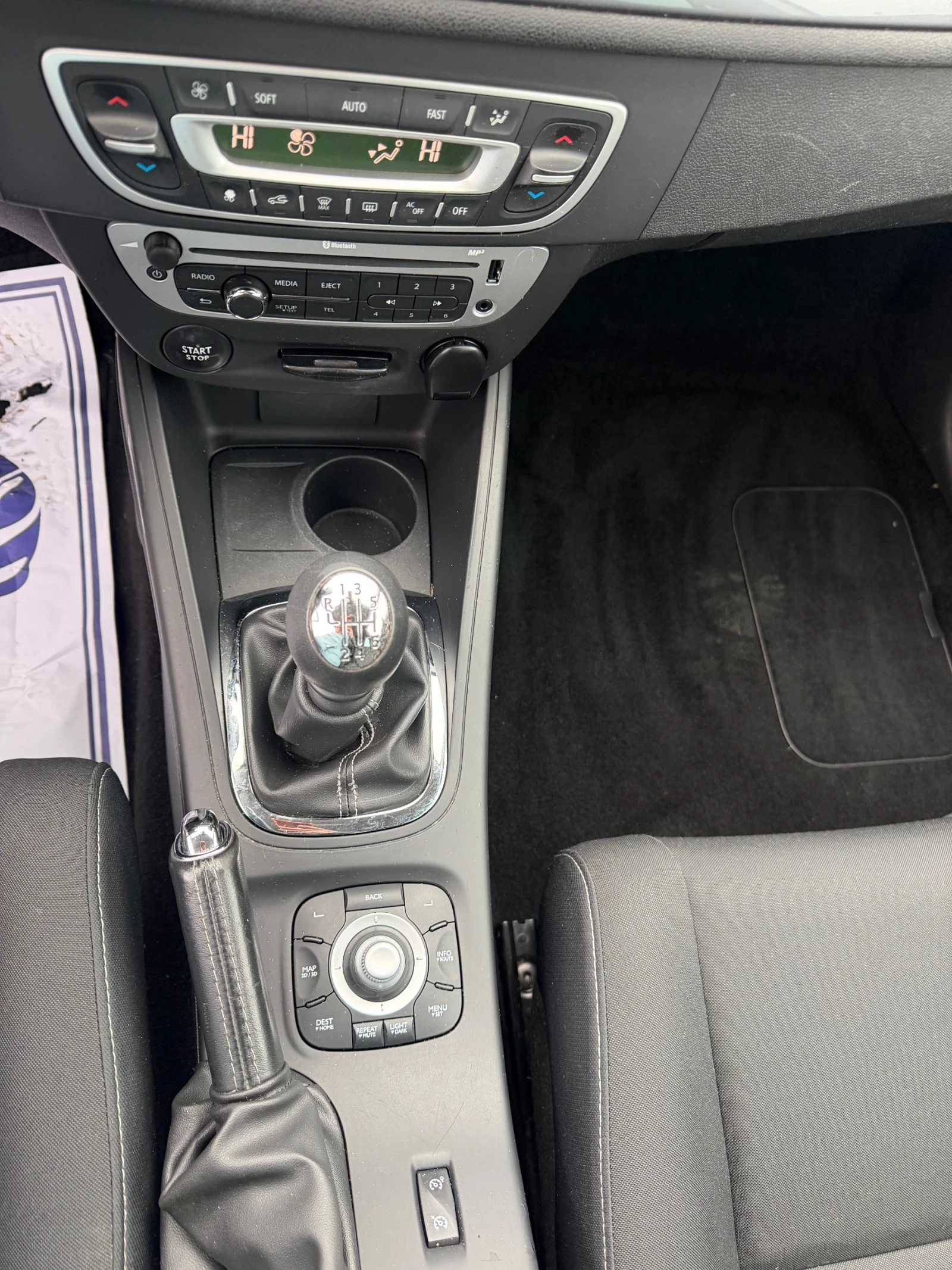 Renault Megane Facelift / Navi/ 130.000 km / - изображение 8