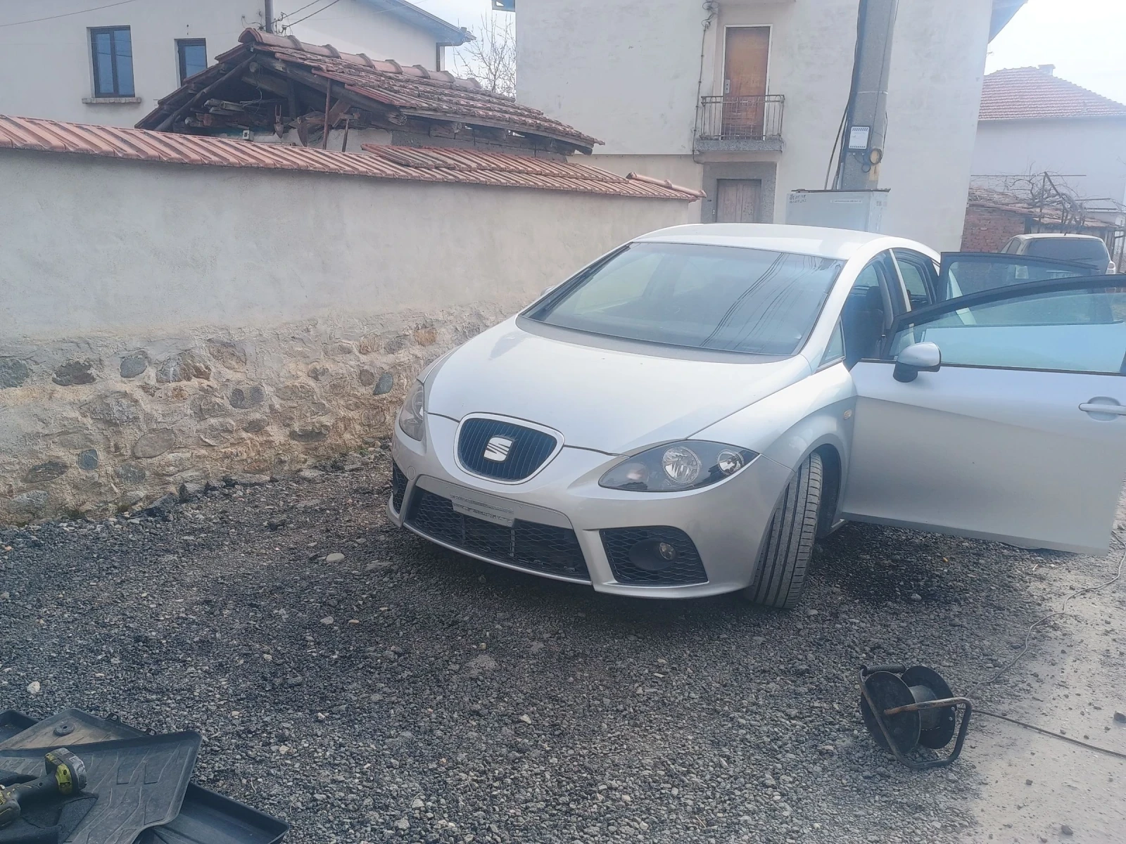 Seat Leon 2.0Tdi/DSG, снимка 2 - Автомобили и джипове - 53938501