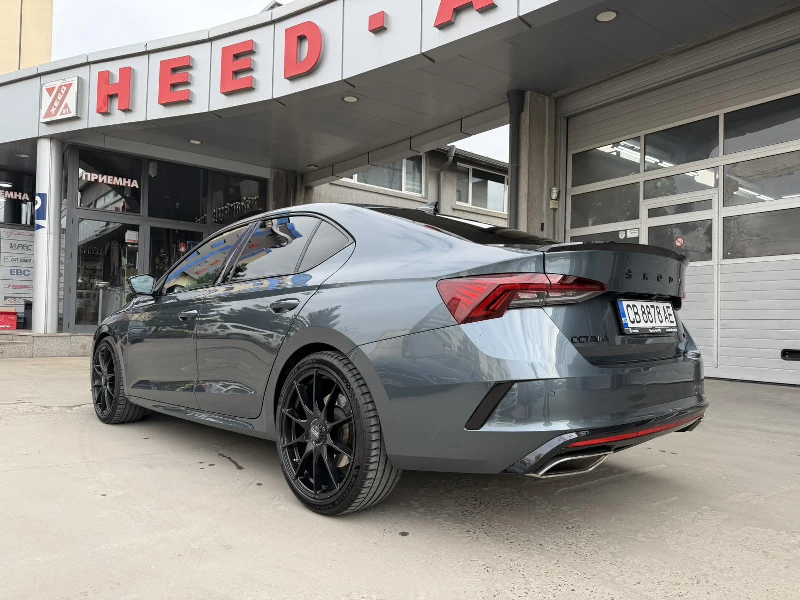 Skoda Octavia VRS 2.0T Първи собственик!, снимка 4 - Автомобили и джипове - 53972247