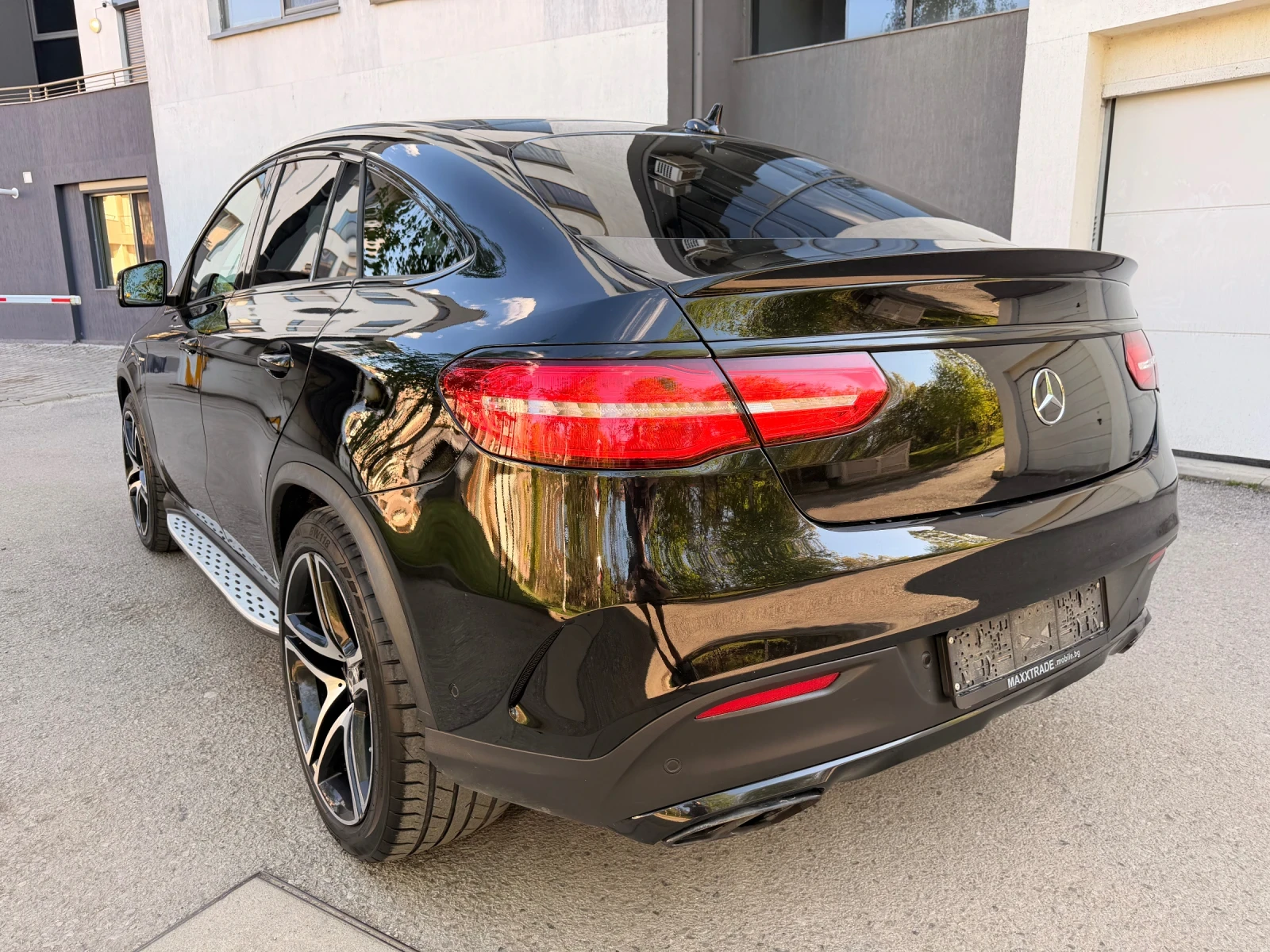 Mercedes-Benz GLE 450 AMG / ПОДГРЕВ / 360 КАМЕРИ, снимка 5 - Автомобили и джипове - 54454709