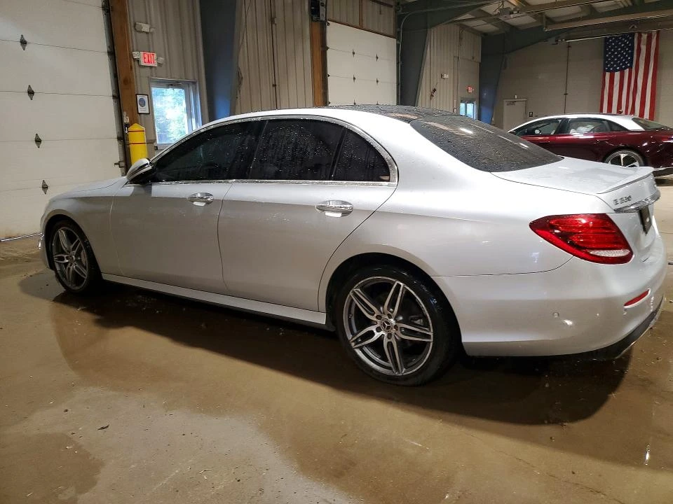 Mercedes-Benz E 350 4MATIC AMG PKG, снимка 4 - Автомобили и джипове - 54710308
