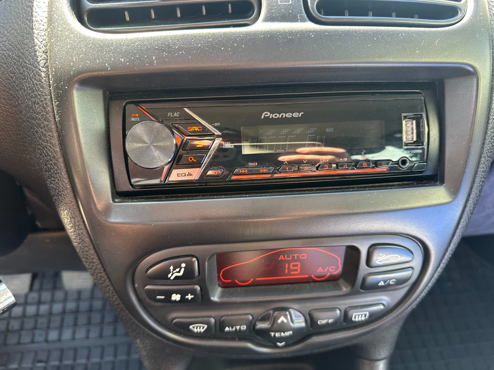 Peugeot 206 LPG, снимка 8 - Автомобили и джипове - 54960408