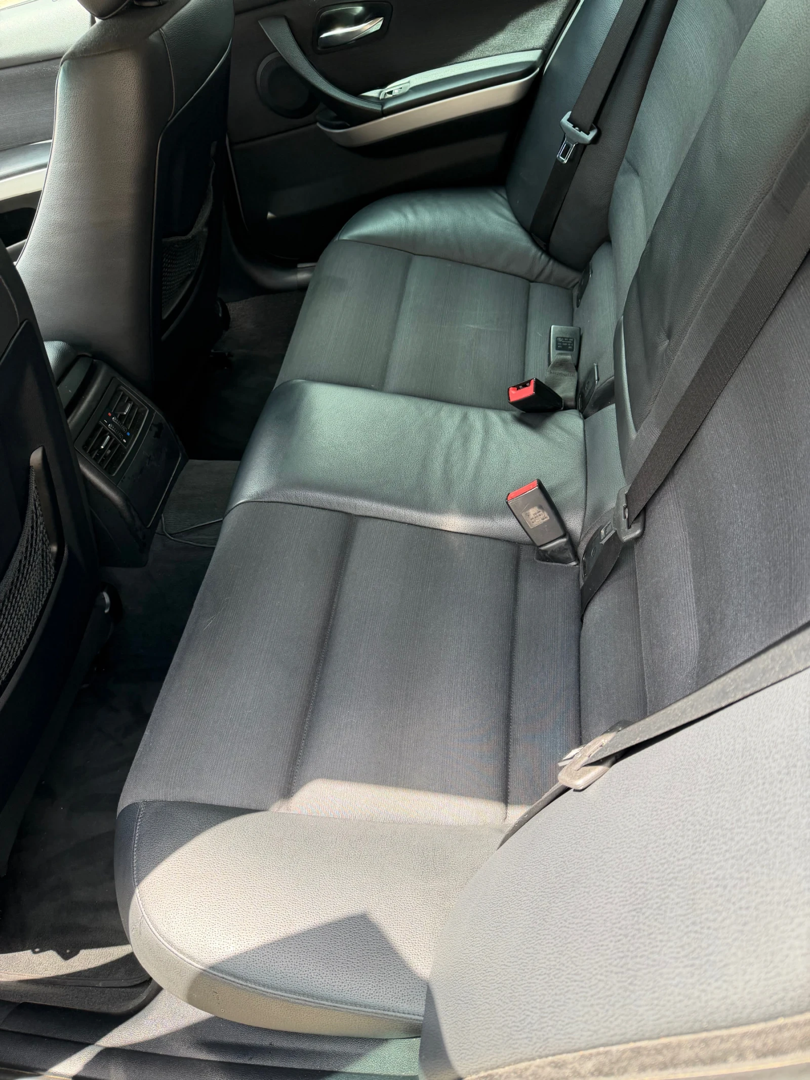 BMW 330 330xd - Xenon - NAVI CIC - SWISS, снимка 9 - Автомобили и джипове - 55033751