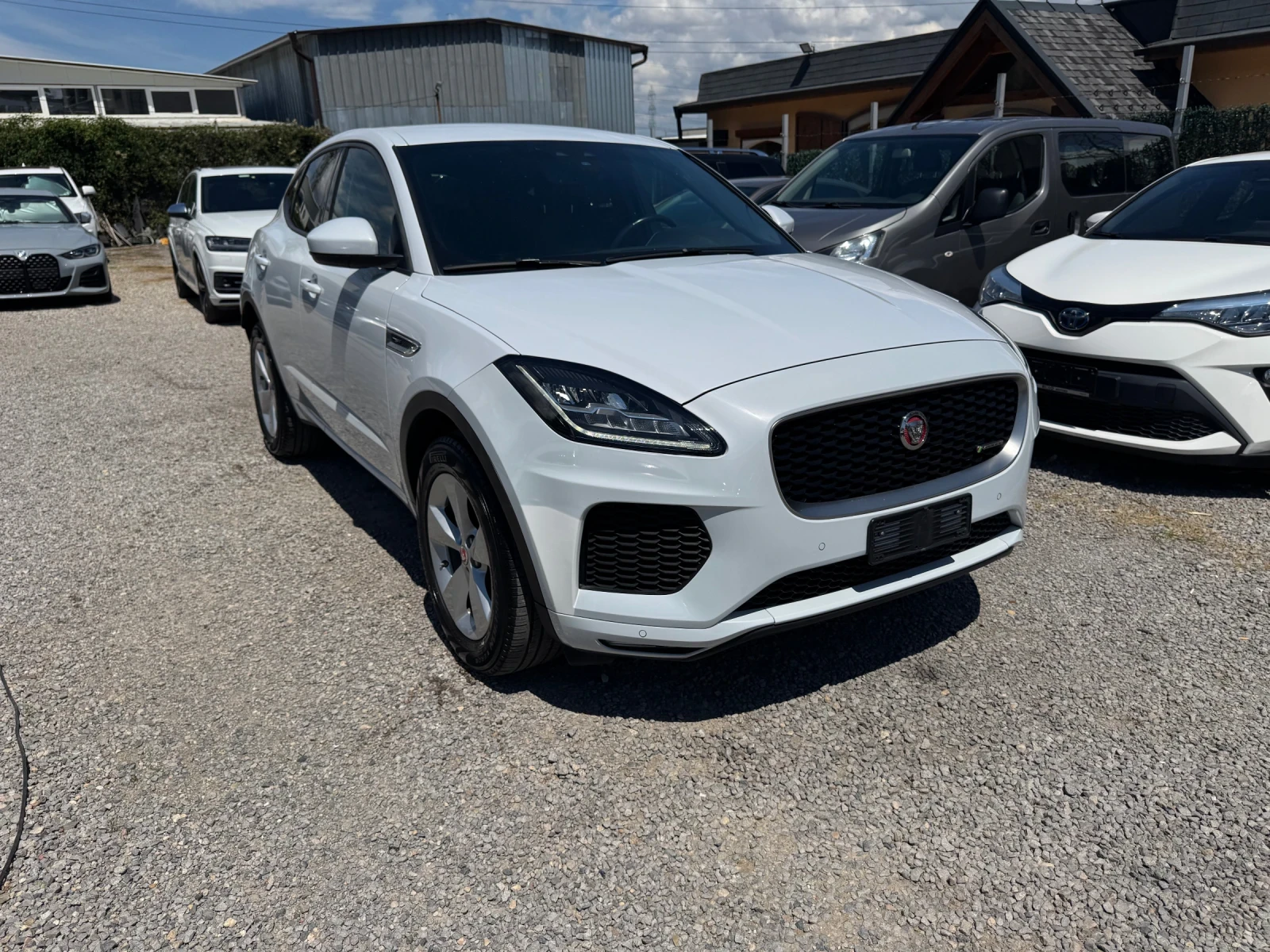Jaguar E-pace R dynamic * NAVI* КАМЕРА* КОЖА* 2020г* 2.0d 4WD, снимка 15 - Автомобили и джипове - 55219388