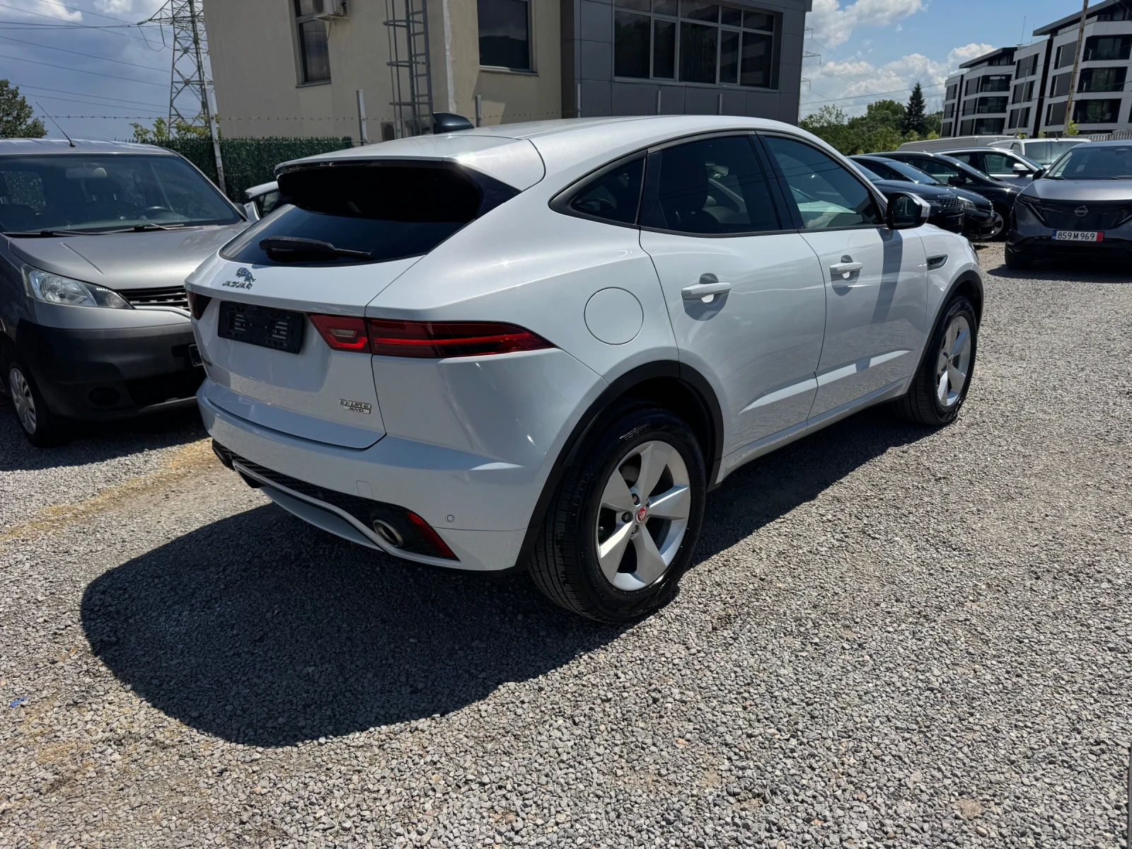 Jaguar E-pace R dynamic * NAVI* КАМЕРА* КОЖА* 2020г* 2.0d 4WD, снимка 12 - Автомобили и джипове - 55219388