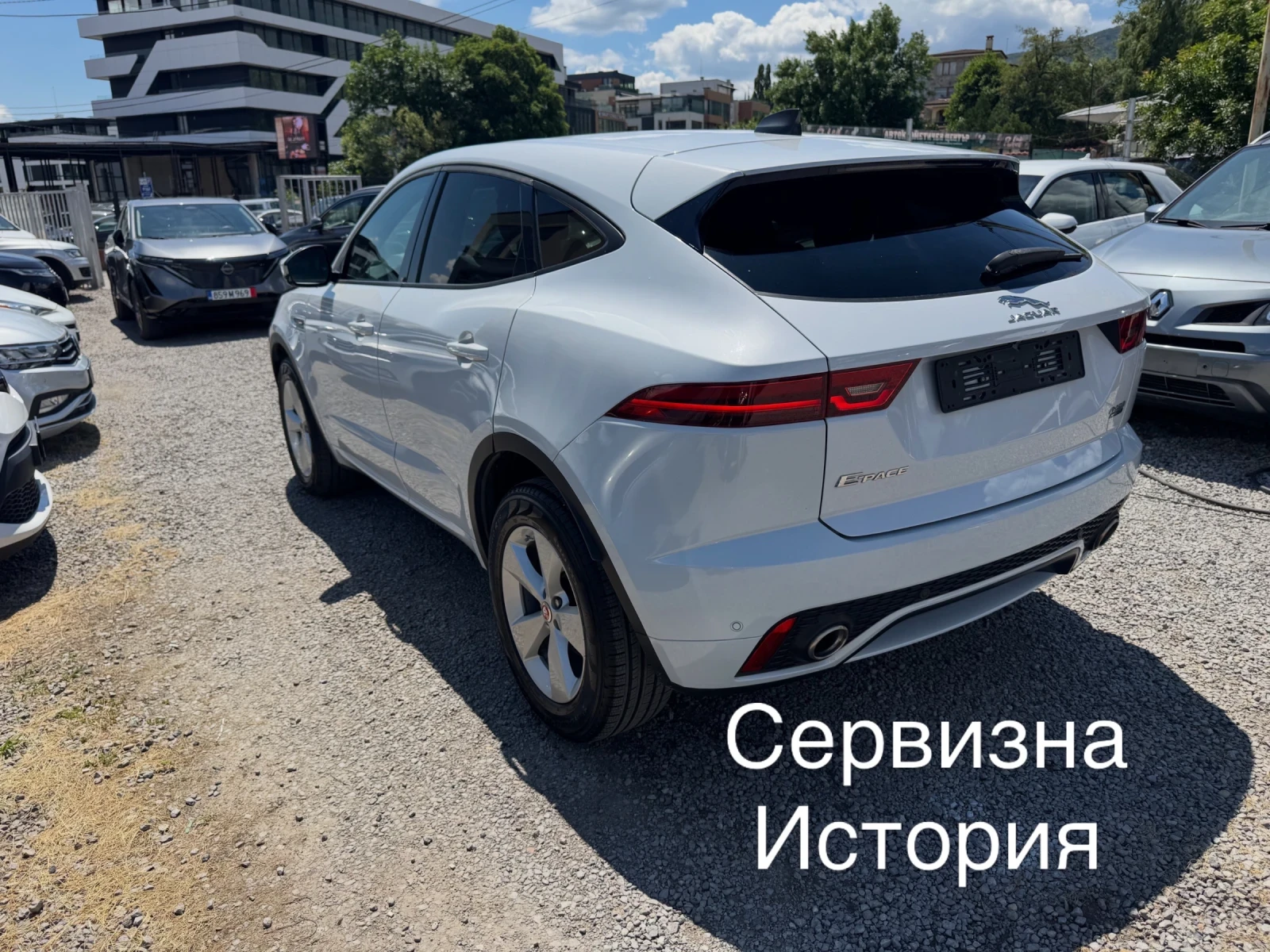 Jaguar E-pace R dynamic * NAVI* КАМЕРА* КОЖА* 2020г* 2.0d 4WD, снимка 3 - Автомобили и джипове - 55219388