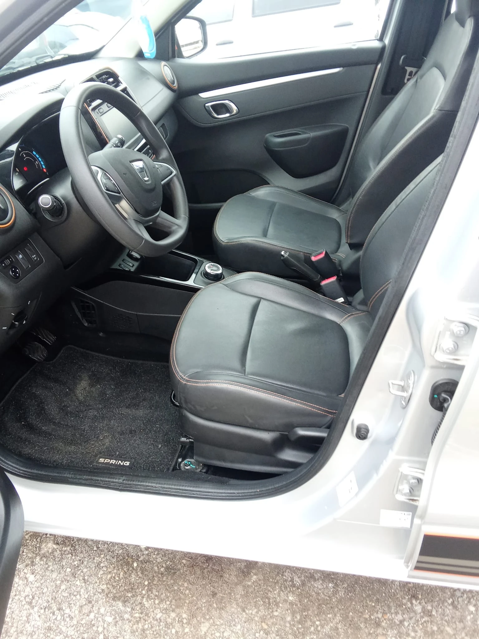 Dacia Spring, снимка 9 - Автомобили и джипове - 55444168