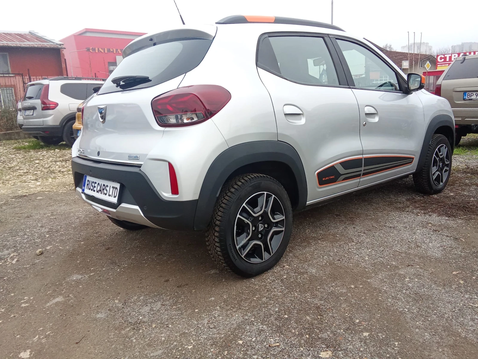 Dacia Spring, снимка 4 - Автомобили и джипове - 55444168