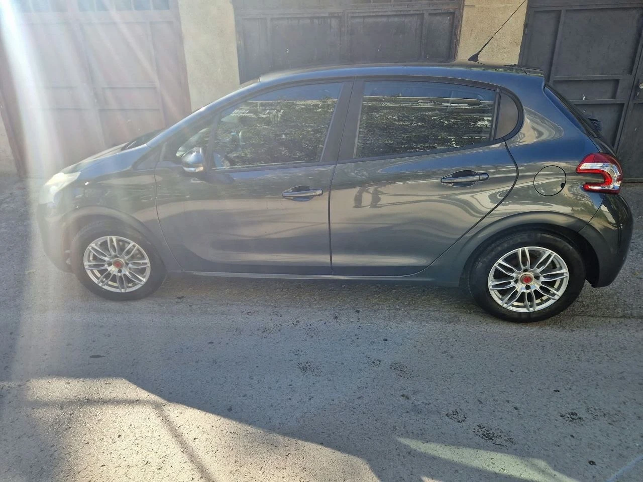 Peugeot 208, снимка 5 - Автомобили и джипове - 56515574