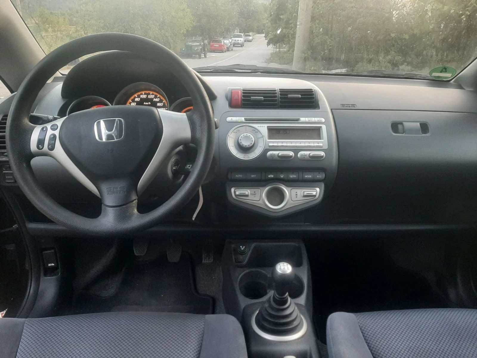 Honda Jazz 1.4i KLIMATRON FEIS, снимка 13 - Автомобили и джипове - 56607744