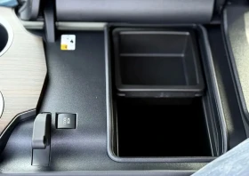 Toyota Land cruiser 300 GXR / 10 km, снимка 10