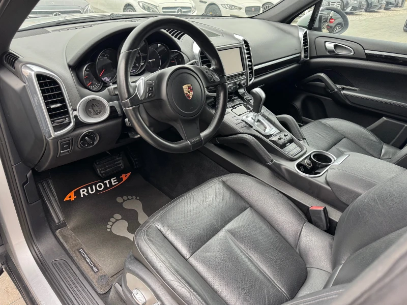 Porsche Cayenne 3.0d Подгрев/Панорама/Камера/BOSE, снимка 8 - Автомобили и джипове - 47778039