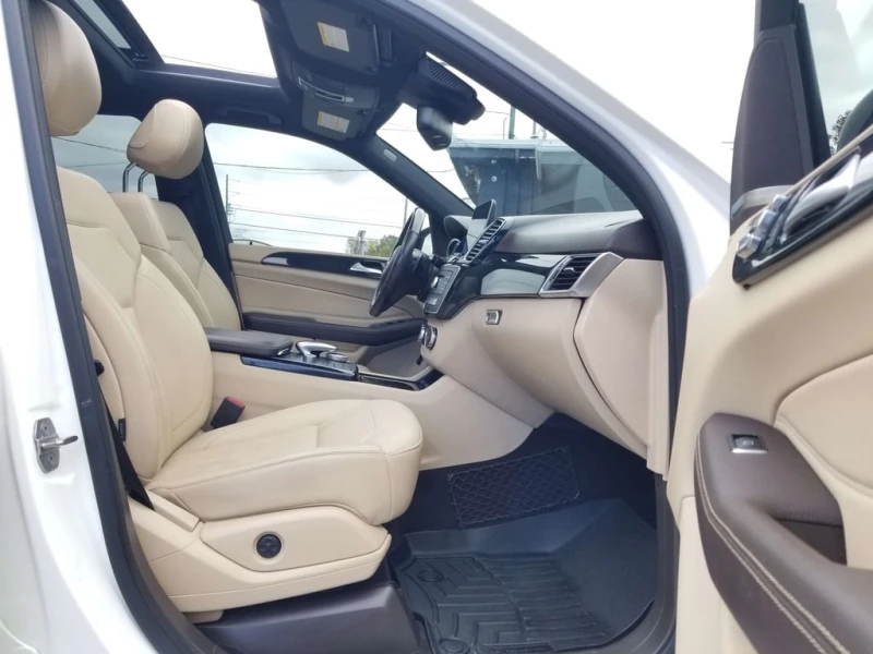 Mercedes-Benz GLE 400 * CARFAX * ФИНАНСИРАНЕ , снимка 9 - Автомобили и джипове - 53166928