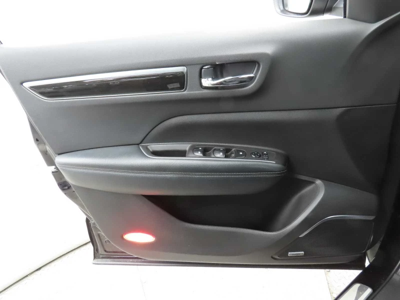 Renault Koleos 2.0DCI, снимка 9 - Автомобили и джипове - 53418972