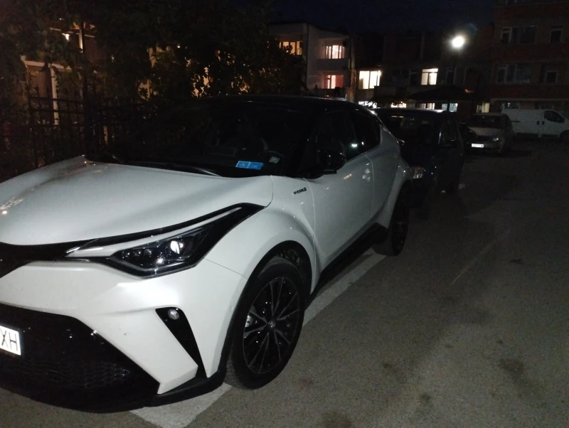 Toyota C-HR sport, снимка 8 - Автомобили и джипове - 53540332
