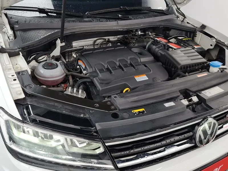 VW Tiguan 20 TDI PREMIUM, снимка 6 - Автомобили и джипове - 55561477