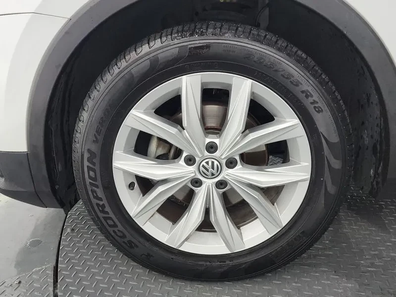 VW Tiguan 20 TDI PREMIUM, снимка 5 - Автомобили и джипове - 55561477