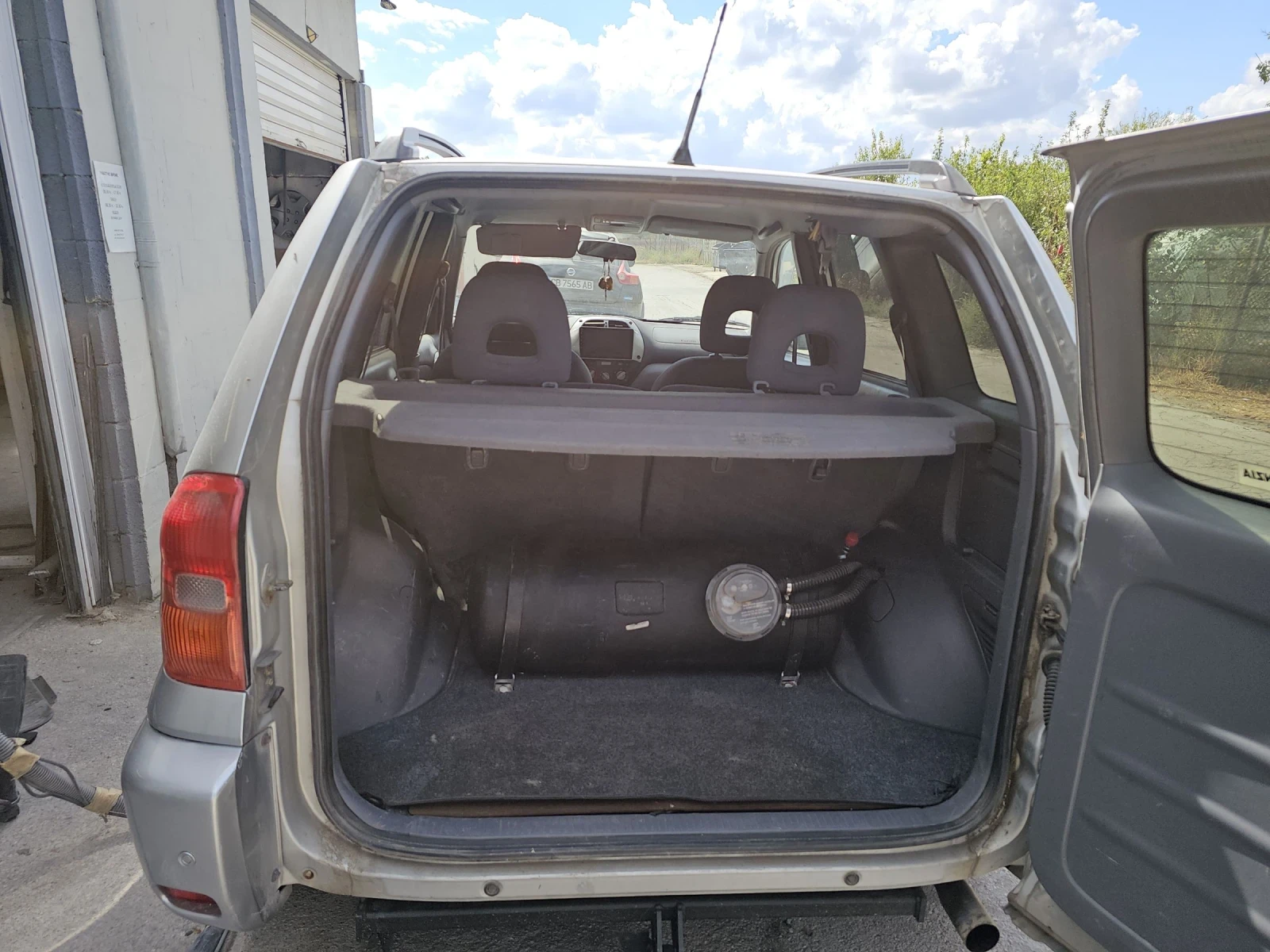 Toyota Rav4 2.0 - изображение 8