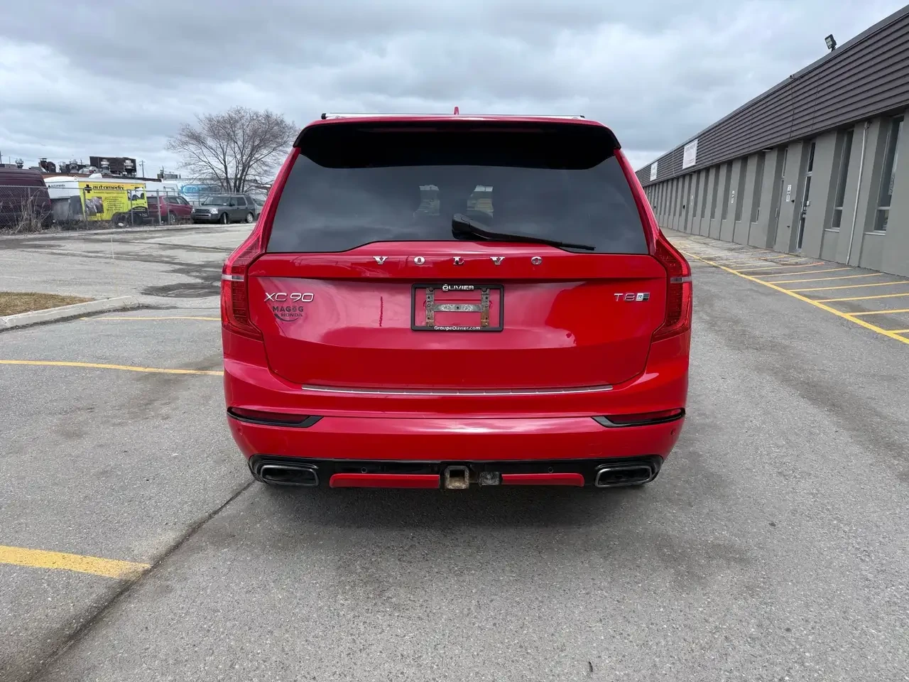 Volvo Xc90 T8* R_DESIGN* HYBRID* DISTRONIK* B&W* PANO* ОБДУХ* - изображение 4