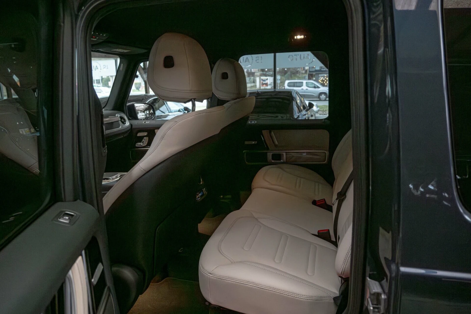 Mercedes-Benz G 450 Exclusive Line/MBUX/Ambient/Камера 360/Memory, снимка 8 - Автомобили и джипове - 53953324