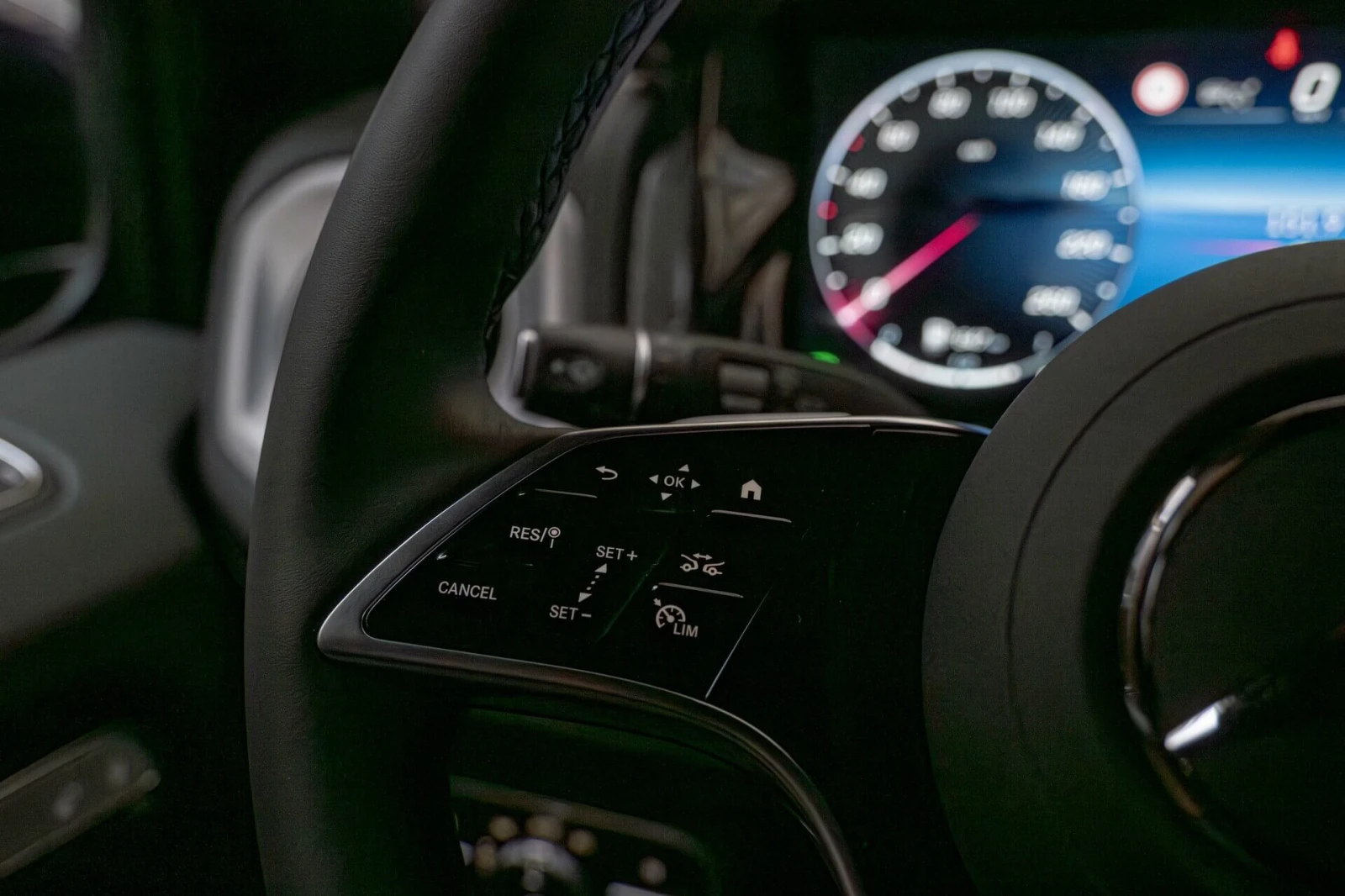 Mercedes-Benz G 450 Exclusive Line/MBUX/Ambient/Камера 360/Memory, снимка 11 - Автомобили и джипове - 53953324