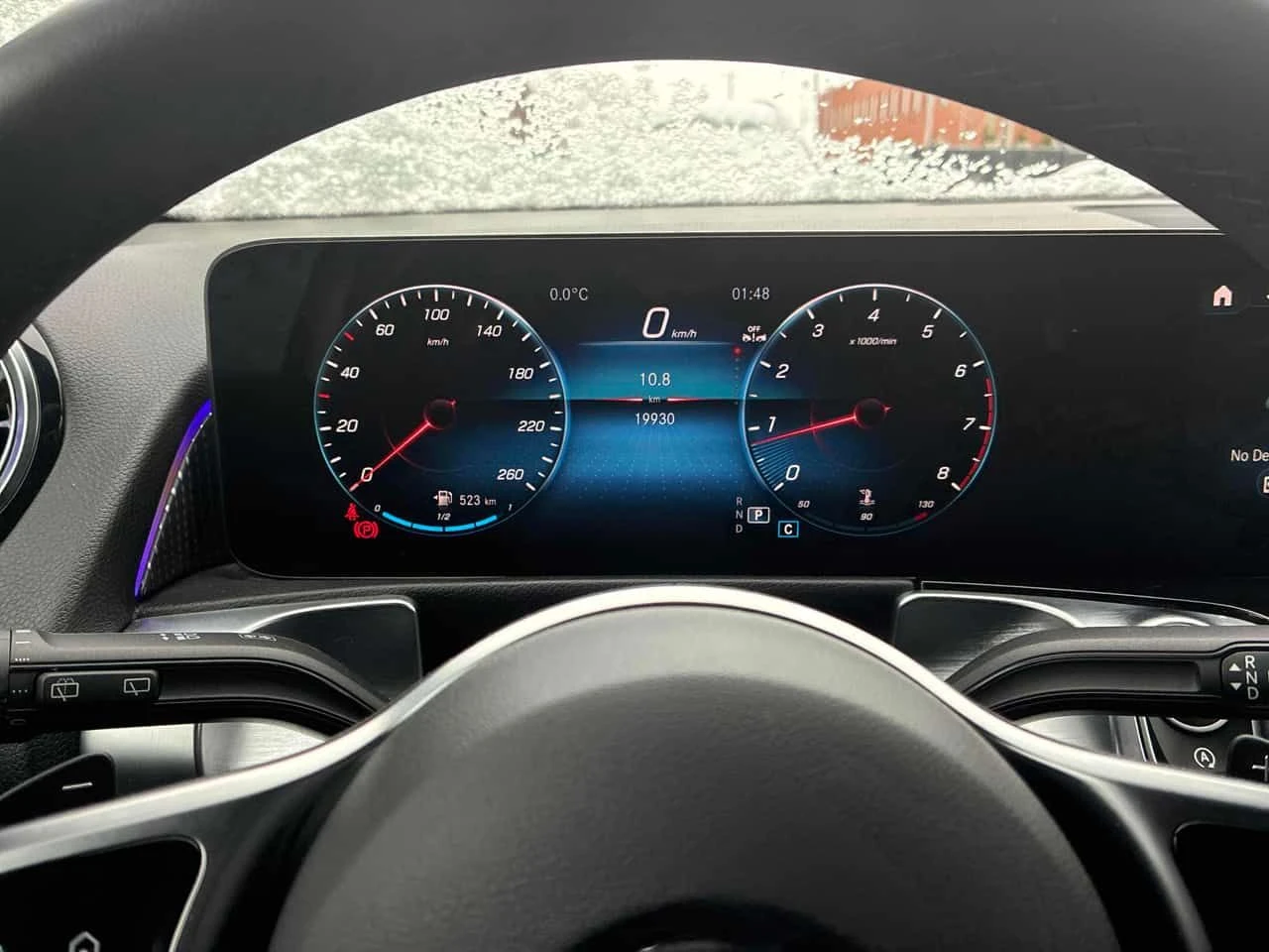 Mercedes-Benz GLB * 250 * DISTRONIC* AMBIENT* ПОДГРЕВИ* , снимка 8 - Автомобили и джипове - 53977510