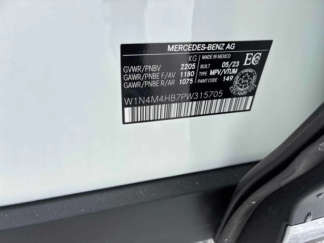 Mercedes-Benz GLB * 250 * DISTRONIC* AMBIENT* ПОДГРЕВИ* , снимка 17 - Автомобили и джипове - 53977510