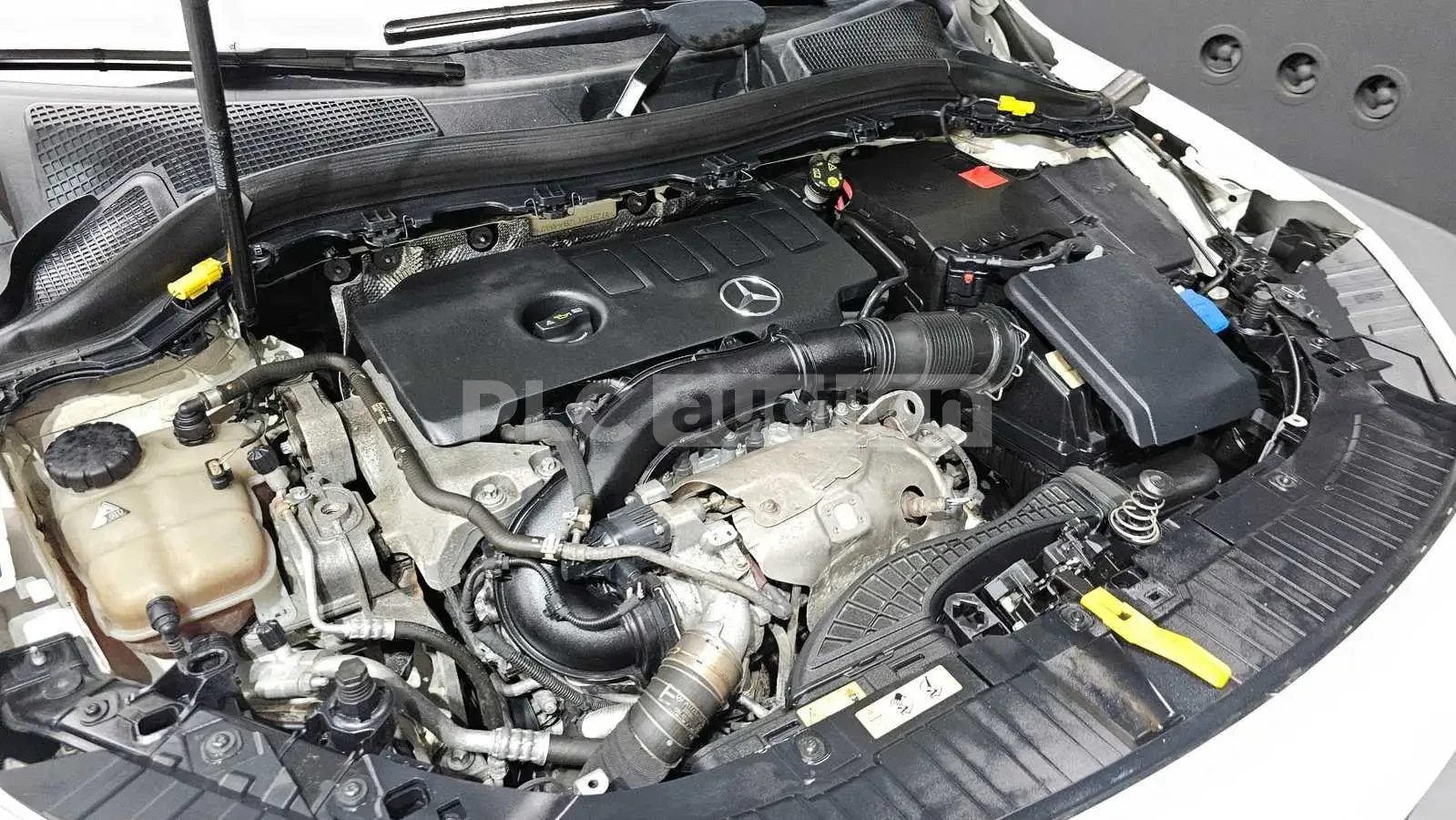 Mercedes-Benz GLA 250 4MATIC AMG| DISTRONIC| КАМЕРА| ПОДГРЕВ| ПАНОРАМА, снимка 16 - Автомобили и джипове - 54681532
