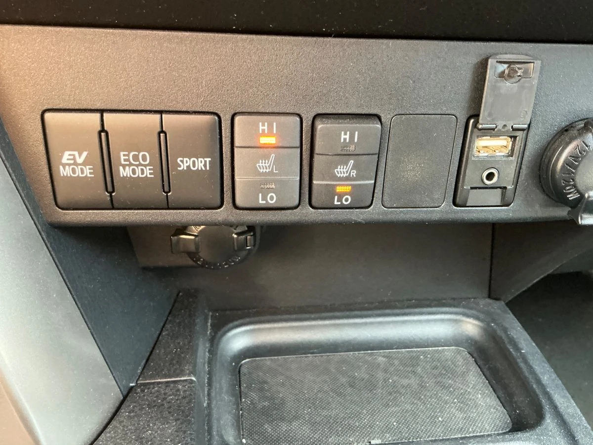 Toyota Rav4 2.5 Хибрид, снимка 9 - Автомобили и джипове - 55220551