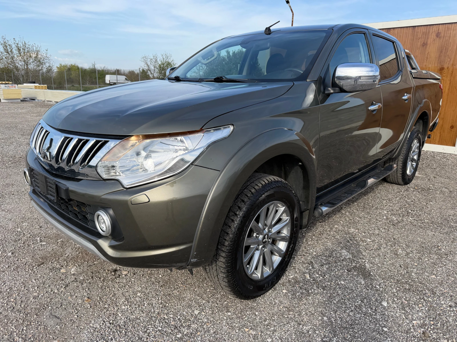 Mitsubishi L200 2.4 DI-D, снимка 3 - Автомобили и джипове - 55526019