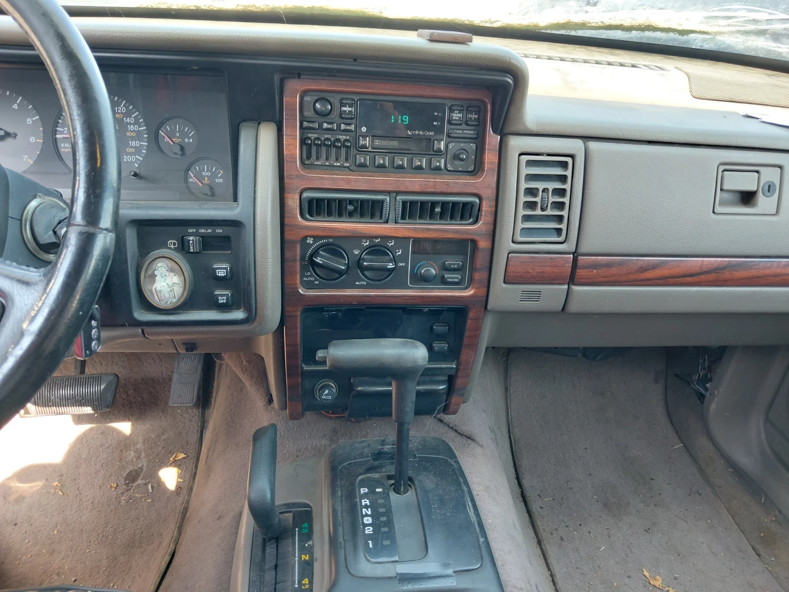 Jeep Grand cherokee 5.2 i V8 Limited (215 Hp), снимка 6 - Автомобили и джипове - 55901632