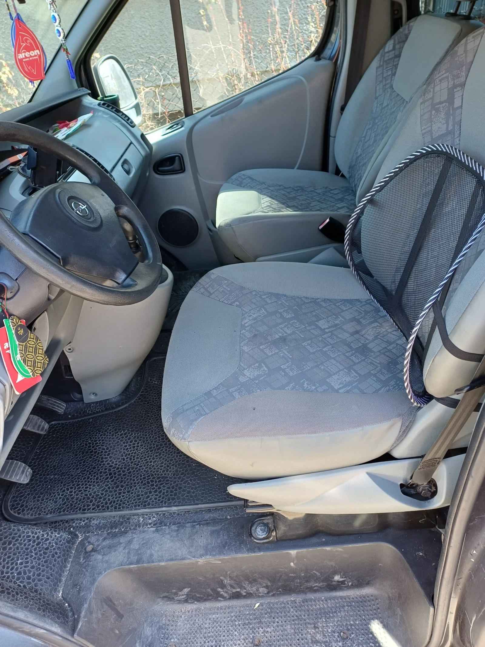 Opel Vivaro 1.9D, снимка 4 - Бусове и автобуси - 53837721