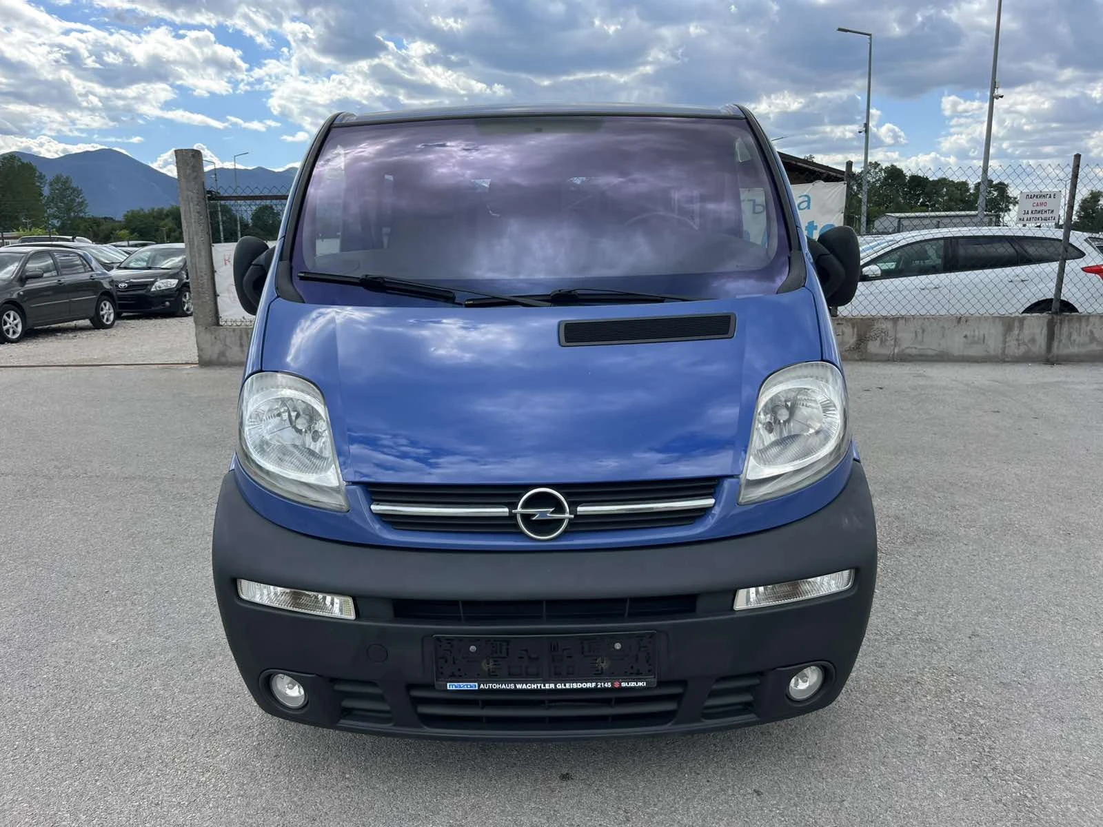 Opel Vivaro 1.9DТI 101кс 6 СКОРОСТИ 9 МЕСТА КЛИМАТИК ПЕРФЕКТЕН, снимка 2 - Бусове и автобуси - 55165974