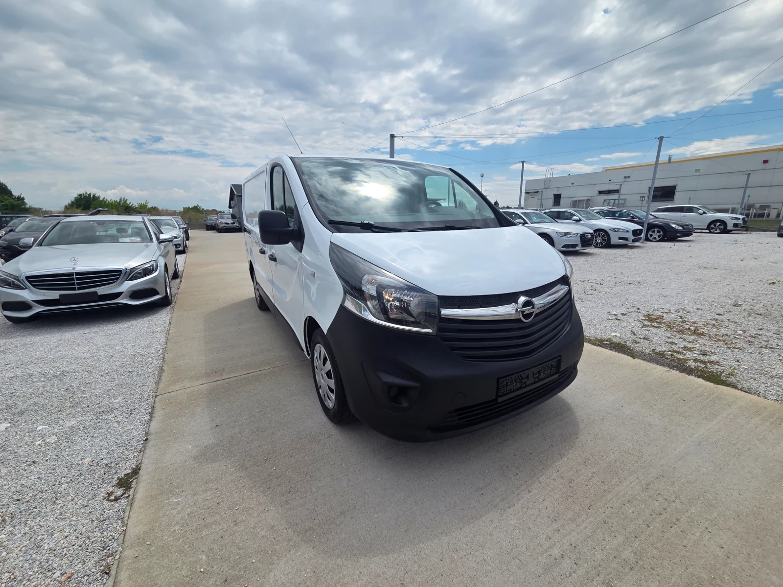 Opel Vivaro 1.6DCi/EU6/AC/ИТАЛИЯ!!!, снимка 6 - Бусове и автобуси - 55225911