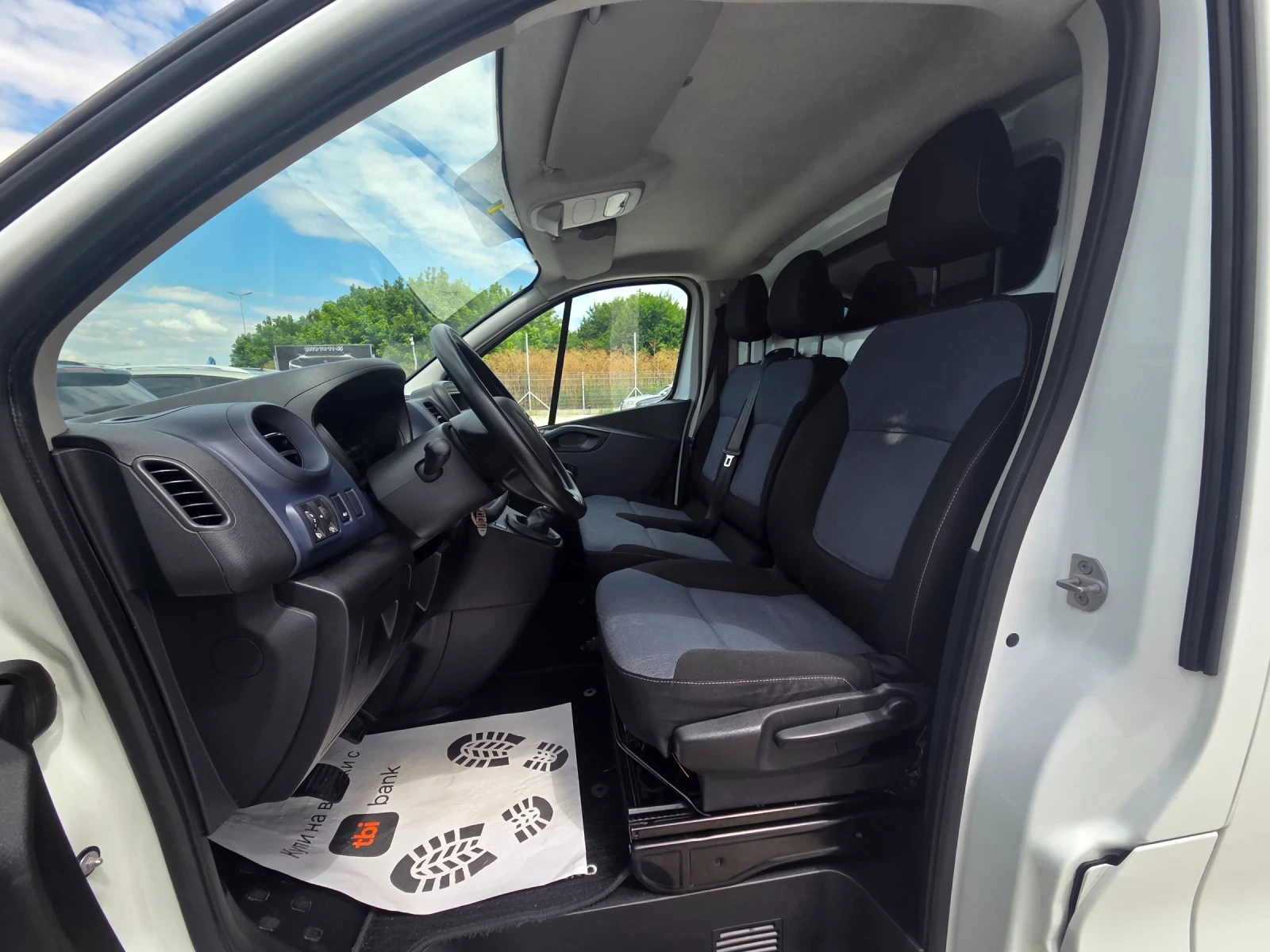 Opel Vivaro 1.6DCi/EU6/AC/ИТАЛИЯ!!!, снимка 9 - Бусове и автобуси - 55225911